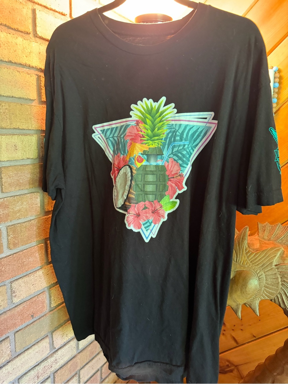 WE THE PEOPLE -Black Tropical Pineapple Graphic Tee - Short Sleeve Shirt. XXL
